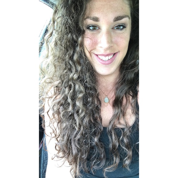 Meet your Posher, Samantha - Picture 1 of 2